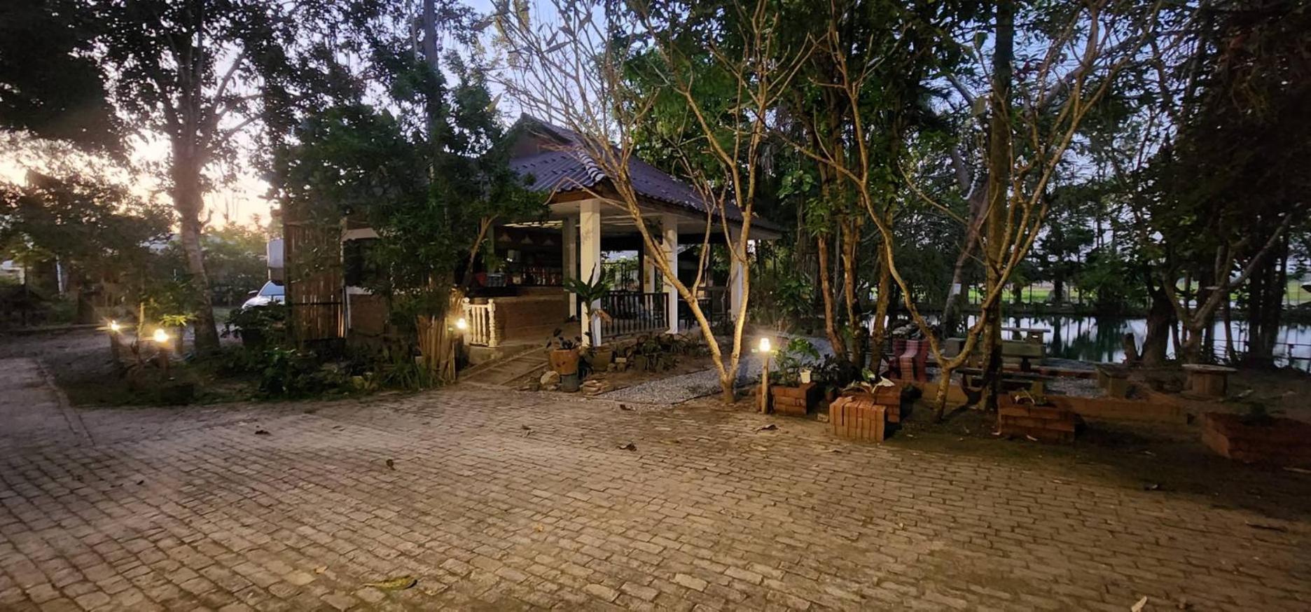 Tung Tong Homestay & Camping Mae Rim Extérieur photo