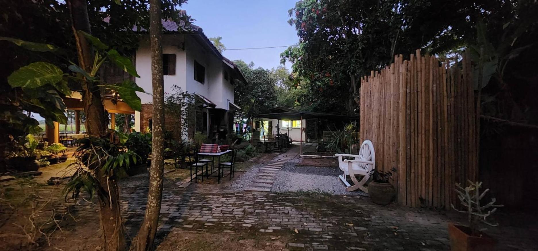 Tung Tong Homestay & Camping Mae Rim Extérieur photo